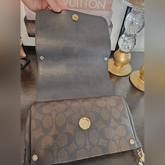 Coach Signature Reversable Black and Brown Crossbody Bag - Picture 7 of 14